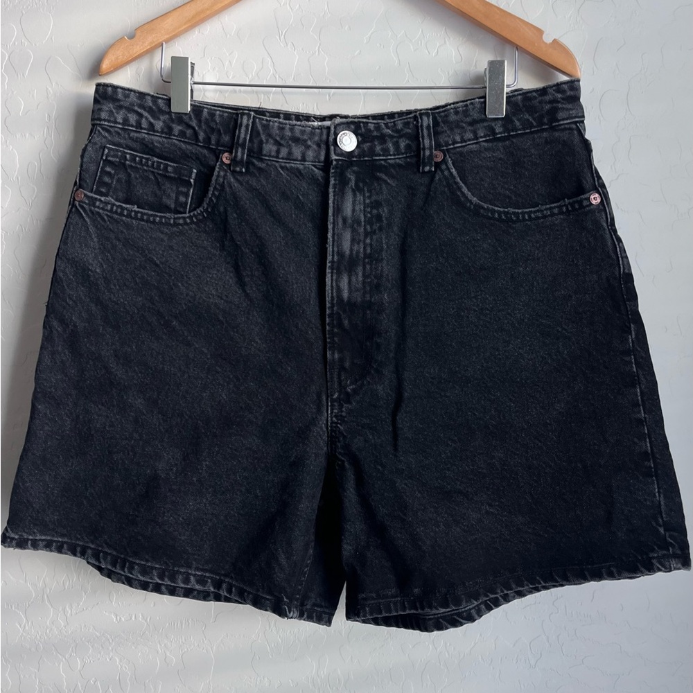 Zara Black Jean shorts size 14